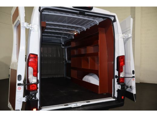 Peugeot Boxer 2.2 BlueHDi 180pk L4 H2 Automaat Airco Navigatie Camera ActivLease financial lease