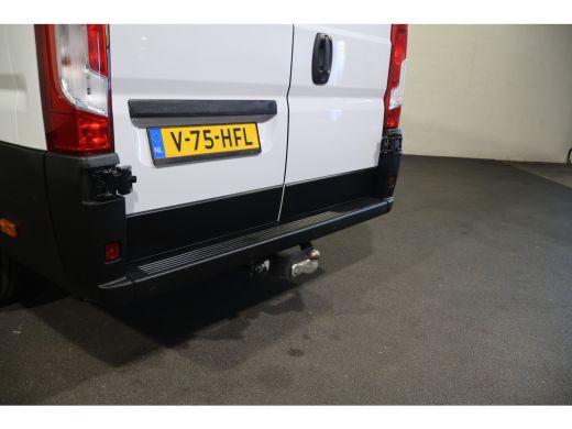 Peugeot Boxer 2.2 BlueHDi 180pk L4 H2 Automaat Airco Navigatie Camera ActivLease financial lease