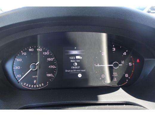 Peugeot Boxer 2.2 BlueHDi 180pk L4 H2 Automaat Airco Navigatie Camera ActivLease financial lease