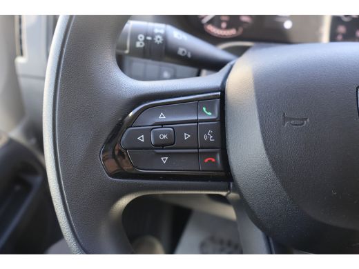 Peugeot Boxer 2.2 BlueHDi 180pk L4 H2 Automaat Airco Navigatie Camera ActivLease financial lease