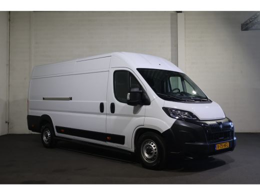 Peugeot Boxer 2.2 BlueHDi 180pk L4 H2 Automaat Airco Navigatie Camera ActivLease financial lease