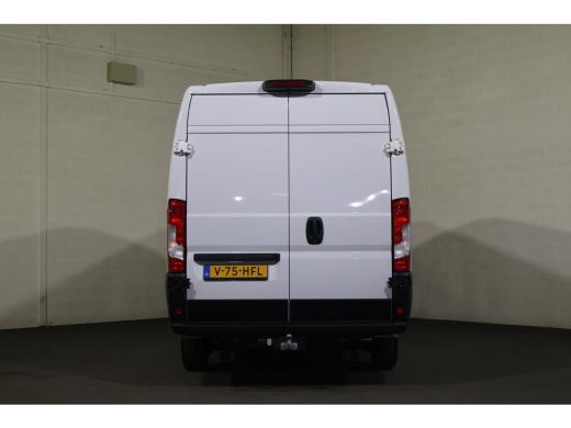 Peugeot Boxer 2.2 BlueHDi 180pk L4 H2 Automaat Airco Navigatie Camera ActivLease financial lease