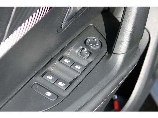 Peugeot e-2008 EV Allure Avantage 54 kWh | Fase 3 laden | Navigatie | Camera voor + achter | Apple carplay | Ada... ActivLease financial lease