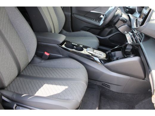 Peugeot e-2008 EV Allure Avantage 54 kWh | Fase 3 laden | Navigatie | Camera voor + achter | Apple carplay | Ada... ActivLease financial lease