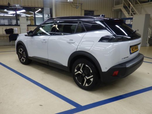 Peugeot e-2008 EV GT Avantage 54 kWh | Fase 3 laden | Navigatie | Camera voor + achter | Apple carplay | NL auto... ActivLease financial lease