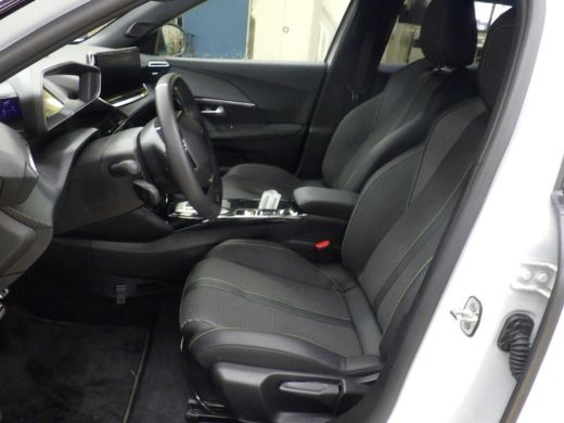 Peugeot e-2008 EV GT Avantage 54 kWh | Fase 3 laden | Navigatie | Camera voor + achter | Apple carplay | NL auto... ActivLease financial lease