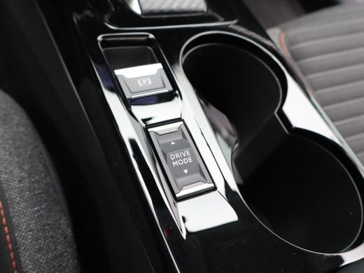 Peugeot e-208 EV Active Pack 50 kWh | 3 fase | Parkeersensoren | Climate Control | Cruise Control | Apple Carpl... ActivLease financial lease