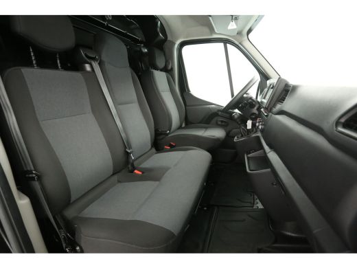 Renault Master T35 2.3 dCi L2H2 | Airco | Camera | Carplay | 3 Zits | LED | Parkeersens. ActivLease financial lease