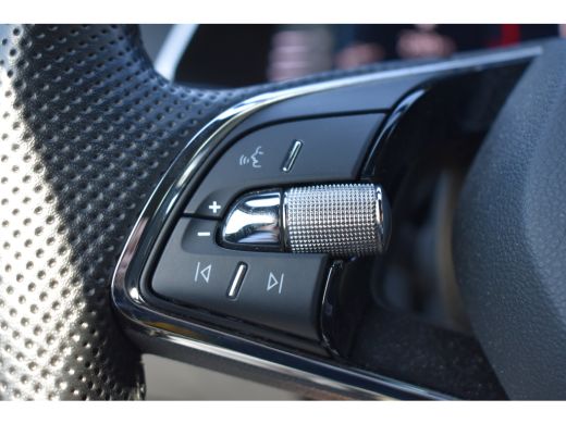 Skoda Octavia 1.0 TSI 110PK Sport Business | APP. CONNECT | CRUISE CONTROL | NAVIGATIE | FULL LED | DAB+ | AIRCO ActivLease financial lease