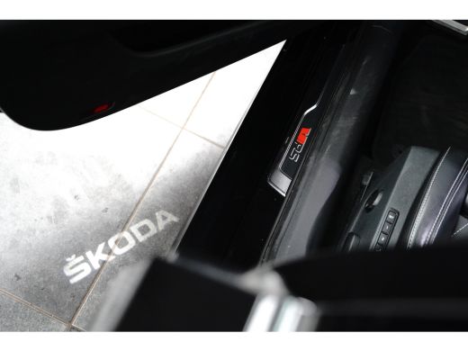Skoda Octavia Combi 1.4 TSI 245 pk RS iV PHEV Business 6-DSG | Heads-up | Elektrische geheugen stoel | Achterui... ActivLease financial lease