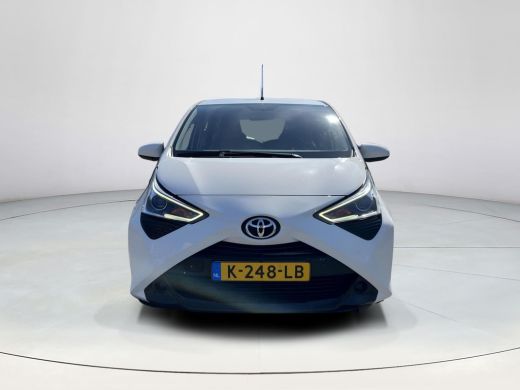 Toyota Aygo 1.0 VVT-i x-play | 5 deurs | Carplay | Airco | Parkeercamera | ActivLease financial lease