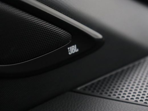 Toyota C-HR 2.0 Hybrid First Edition | Stoelverwarming | Adaptive cruise | Camera | Carplay | JBL Sound | Key... ActivLease financial lease