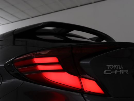 Toyota C-HR 2.0 Hybrid First Edition | Stoelverwarming | Adaptive cruise | Camera | Carplay | JBL Sound | Key... ActivLease financial lease