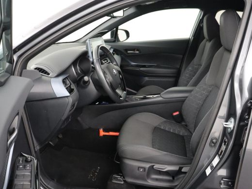 Toyota C-HR 2.0 Hybrid First Edition | Stoelverwarming | Adaptive cruise | Camera | Carplay | JBL Sound | Key... ActivLease financial lease