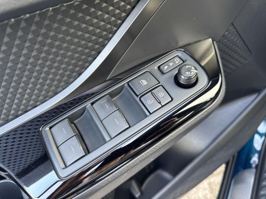 Toyota C-HR 2.0 Hybrid Style | 06-10141018 Voor meer informatie ActivLease financial lease