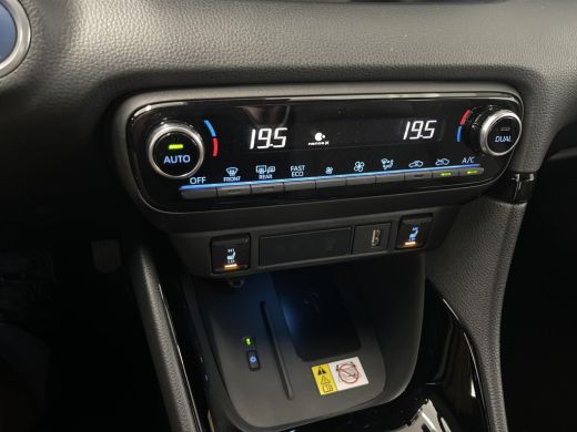 Toyota Yaris 1.5 Hybrid Executive ActivLease financial lease