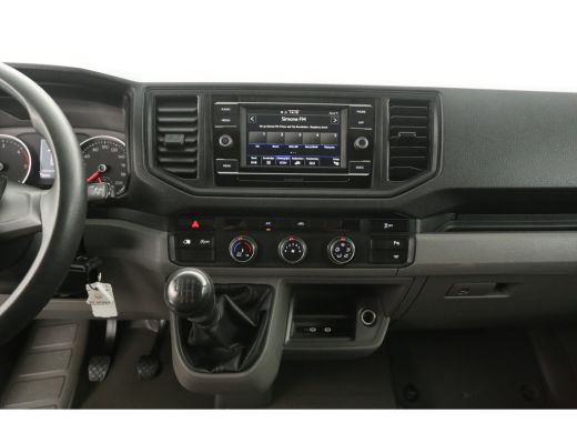 Volkswagen Crafter 2.0 TDI L3H3 140PK | Airco | 3 Zits | Carplay | Parkeersens. ActivLease financial lease