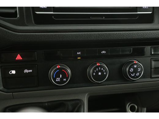 Volkswagen Crafter 2.0 TDI L3H3 140PK | Airco | 3 Zits | Carplay | Parkeersens. ActivLease financial lease