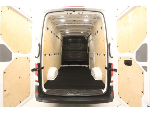 Volkswagen Crafter 2.0 TDI L3H3 140PK | Airco | 3 Zits | Carplay | Parkeersens. ActivLease financial lease