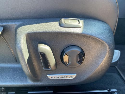 Volkswagen Passat Variant 1.5 eHybrid Business | PHEV | 218 Pk | Trekhaak | Massage stoelen | HUD | ACC | ActivLease financial lease