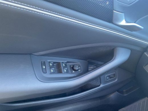 Volkswagen Passat Variant 1.5 eHybrid Business | PHEV | 218 Pk | Trekhaak | Massage stoelen | HUD | ACC | ActivLease financial lease