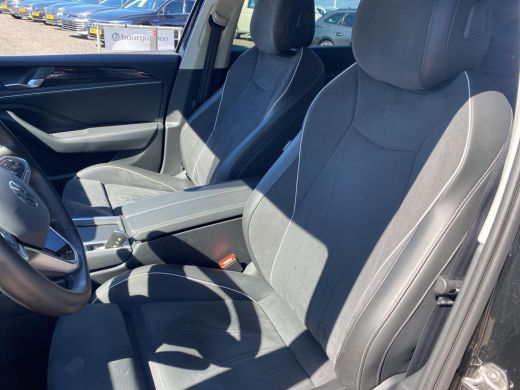 Volkswagen Passat Variant 1.5 eHybrid Business | PHEV | 218 Pk | Trekhaak | Massage stoelen | HUD | ACC | ActivLease financial lease