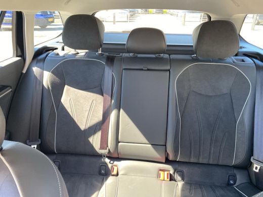 Volkswagen Passat Variant 1.5 eHybrid Business | PHEV | 218 Pk | Trekhaak | Massage stoelen | HUD | ACC | ActivLease financial lease