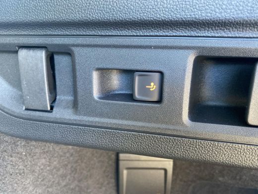 Volkswagen Passat Variant 1.5 eHybrid Business | PHEV | 218 Pk | Trekhaak | Massage stoelen | HUD | ACC | ActivLease financial lease