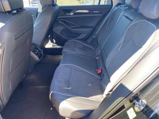 Volkswagen Passat Variant 1.5 eHybrid Business | PHEV | 218 Pk | Trekhaak | Massage stoelen | HUD | ACC | ActivLease financial lease