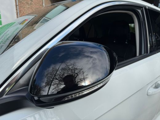 Volkswagen T-Roc TSI 115PK LIFE GOAL EDITION VIRTUAL/NAVI/ACC/STOELVERW. ActivLease financial lease