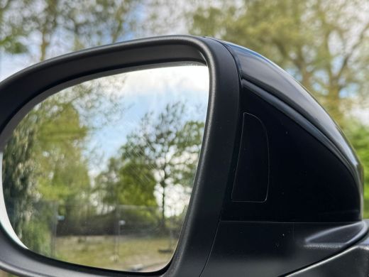 Volkswagen T-Roc TSI 115PK LIFE GOAL EDITION VIRTUAL/NAVI/ACC/STOELVERW. ActivLease financial lease