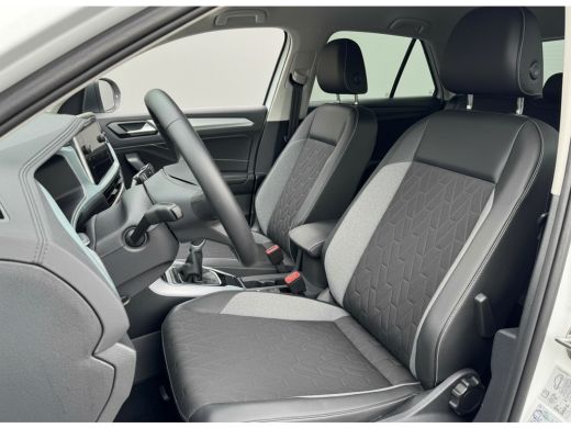 Volkswagen T-Roc TSI 115PK LIFE GOAL EDITION VIRTUAL/NAVI/ACC/STOELVERW. ActivLease financial lease