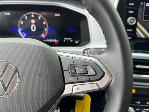 Volkswagen T-Roc TSI 115PK LIFE GOAL EDITION VIRTUAL/NAVI/ACC/STOELVERW. ActivLease financial lease