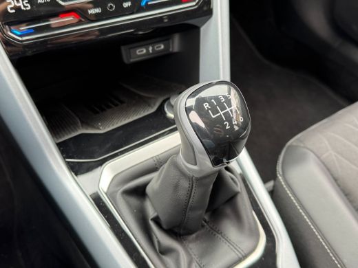 Volkswagen T-Roc TSI 115PK LIFE GOAL EDITION VIRTUAL/NAVI/ACC/STOELVERW. ActivLease financial lease