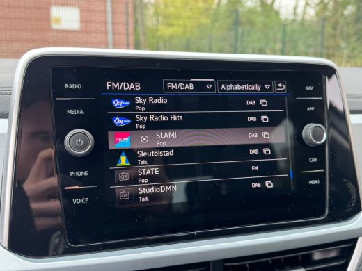 Volkswagen T-Roc TSI 115PK LIFE GOAL EDITION VIRTUAL/NAVI/ACC/STOELVERW. ActivLease financial lease