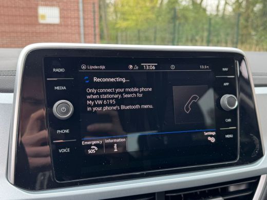 Volkswagen T-Roc TSI 115PK LIFE GOAL EDITION VIRTUAL/NAVI/ACC/STOELVERW. ActivLease financial lease