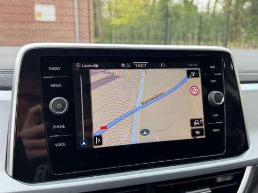 Volkswagen T-Roc TSI 115PK LIFE GOAL EDITION VIRTUAL/NAVI/ACC/STOELVERW. ActivLease financial lease