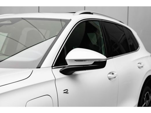 Volkswagen Tiguan 272PK R-Line Edition Oryx White | Trekhaak | Panorama | 360 Camera ActivLease financial lease