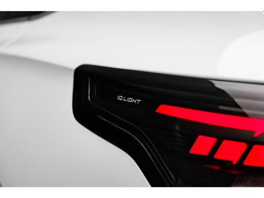 Volkswagen Tiguan 272PK R-Line Edition Oryx White | Trekhaak | Panorama | 360 Camera ActivLease financial lease