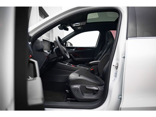 Volkswagen Tiguan 272PK R-Line Edition Oryx White | Trekhaak | Panorama | 360 Camera ActivLease financial lease