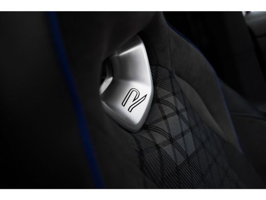 Volkswagen Tiguan 272PK R-Line Edition Oryx White | Trekhaak | Panorama | 360 Camera ActivLease financial lease