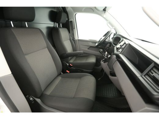 Volkswagen Transporter 2.0 TDI L1H1 | Airco | Camera | Carplay | Navi | Parkeersens. ActivLease financial lease