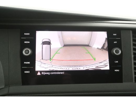 Volkswagen Transporter 2.0 TDI L1H1 | Airco | Camera | Carplay | Navi | Parkeersens. ActivLease financial lease