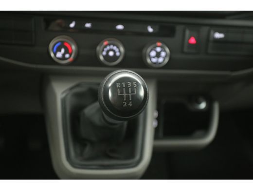 Volkswagen Transporter 2.0 TDI L1H1 | Airco | Camera | Carplay | Navi | Parkeersens. ActivLease financial lease