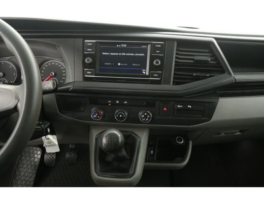 Volkswagen Transporter 2.0 TDI L1H1 | Airco | Cruise | 3 Zits | Camera | Carplay | LED ActivLease financial lease