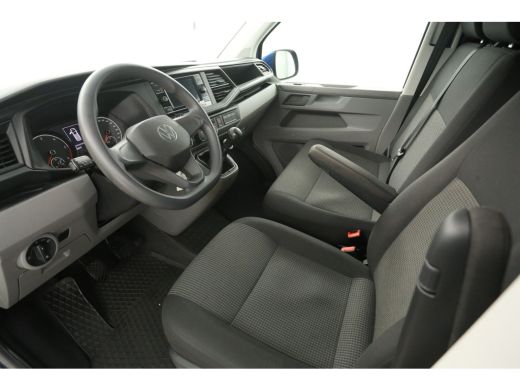 Volkswagen Transporter 2.0 TDI L1H1 | Airco | Cruise | 3 Zits | Camera | Carplay | LED ActivLease financial lease