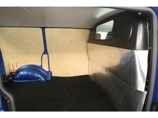 Volkswagen Transporter 2.0 TDI L1H1 | Airco | Cruise | 3 Zits | Camera | Carplay | LED ActivLease financial lease