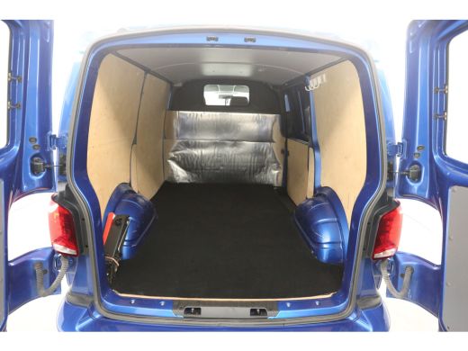 Volkswagen Transporter 2.0 TDI L1H1 | Airco | Cruise | 3 Zits | Camera | Carplay | LED ActivLease financial lease