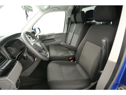 Volkswagen Transporter 2.0 TDI L1H1 | Airco | Cruise | 3 Zits | Camera | Carplay | LED ActivLease financial lease