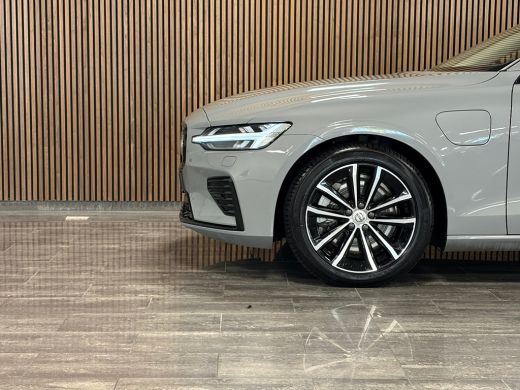 Volvo  V60 T6 AWD Recharge Ultra Dark | Trekhaak | Schuifdak | Head-Up Display | Harman Kardon | Adaptieve C... ActivLease financial lease